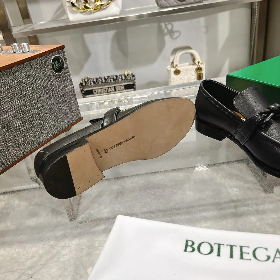 [BV] Top P: 840💰 Size: Female 35-39 (Female 40 custom-made) Male 39-44 (38.45 non-refundable) Bottega Veneta 2025 counter model! Small round toe loafers! Imported leather outsole! Imported grained cowhide! Solid color Niuli! !
